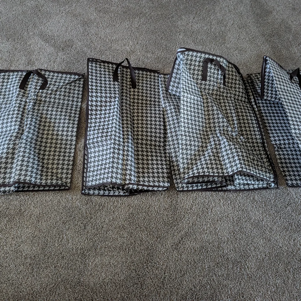 New! Lightweight Houndstooth Laundry/Storage/Garment/Organization Bags Set Of 4